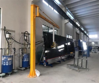 中空玻璃自動打膠機(jī)的操作調(diào)試要注意什么?